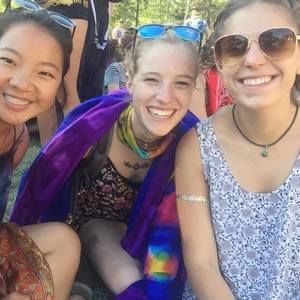 Meet your Posher, Danielle